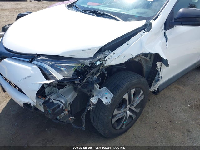 Toyota RAV4 LE 2018 2T3ZFREV3JW488632 Image 6