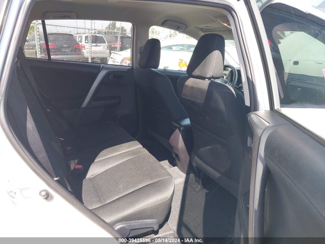 Toyota RAV4 LE 2018 2T3ZFREV3JW488632 Image 8