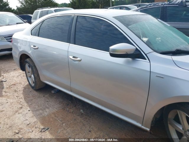 1VWAT7A39EC055448 Volkswagen Passat 1.8t Wolfsburg Edition