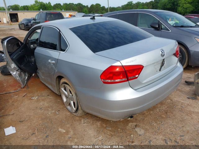 1VWAT7A39EC055448 Volkswagen Passat 1.8t Wolfsburg Edition