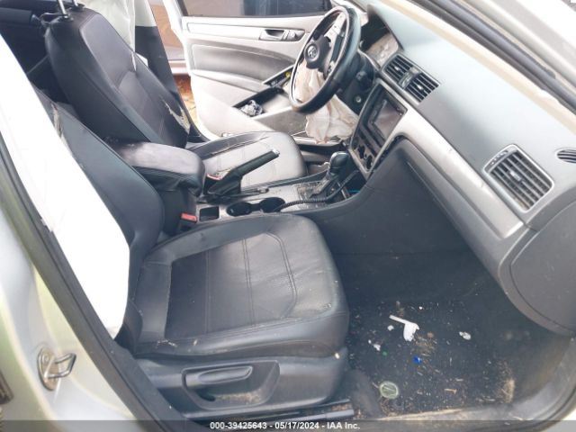 1VWAT7A39EC055448 Volkswagen Passat 1.8t Wolfsburg Edition