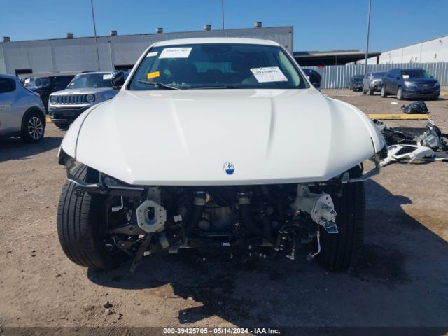 ZN661YUM0NX402942 Maserati Levante Modena