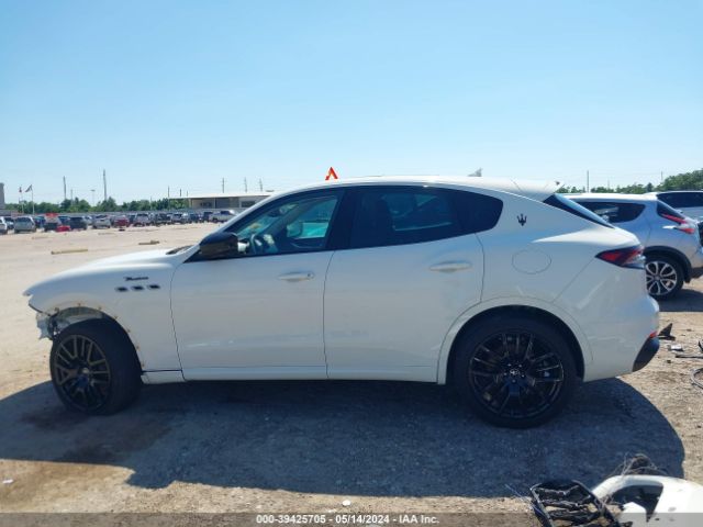 ZN661YUM0NX402942 Maserati Levante Modena