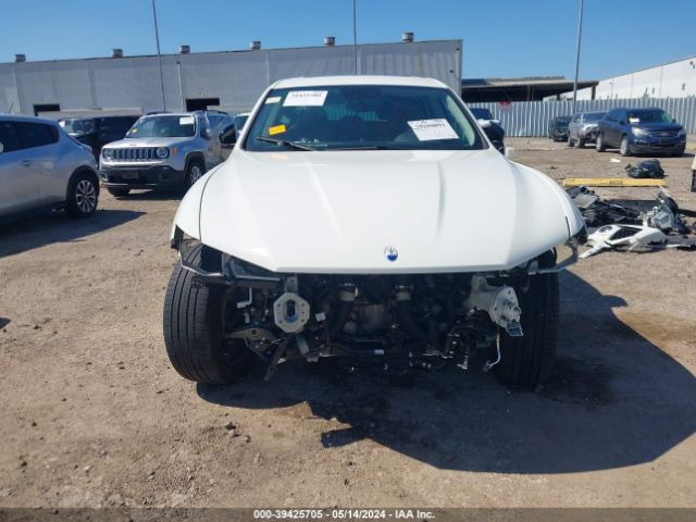 ZN661YUM0NX402942 Maserati Levante Modena