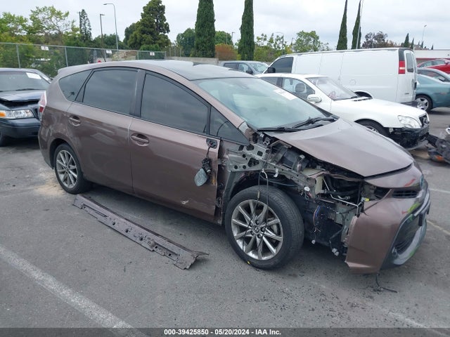 Toyota Prius V Five 2017 JTDZN3EU3HJ065680 zdjęcie główne