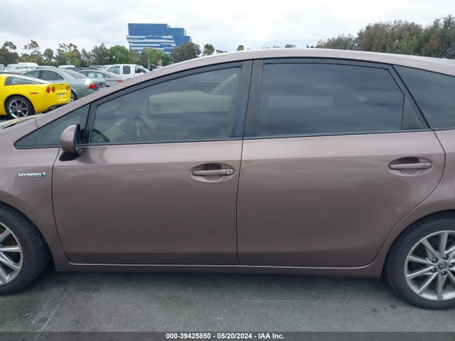 Toyota Prius V Five 2017 JTDZN3EU3HJ065680 Image 14
