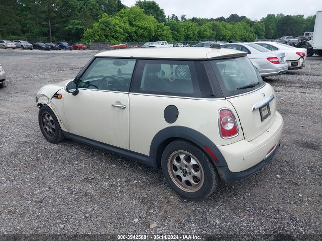 2012 MINI COOPER WMWSU3C58CT262922 Photo 2