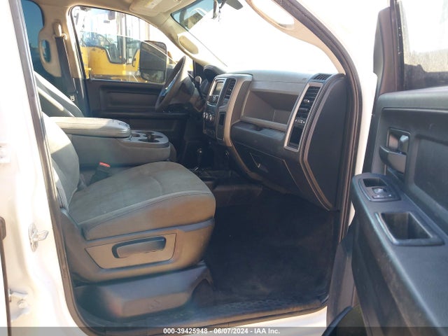 3C6UR5CL4JG341285 RAM 2500 Tradesman  4x4 6'4 Box