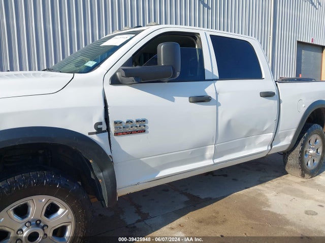 3C6UR5CL4JG341285 RAM 2500 Tradesman  4x4 6'4 Box