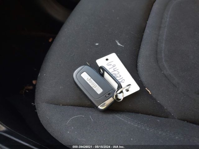 ZACNJABB2LPK94813 Jeep Renegade Latitude Fwd