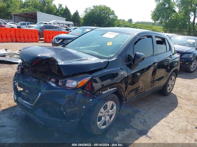 Chevrolet TRAX LS 2018 3GNCJKSB4JL333978 Image 2