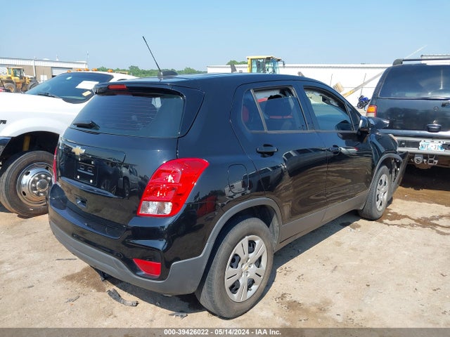 Chevrolet TRAX LS 2018 3GNCJKSB4JL333978 Image 4