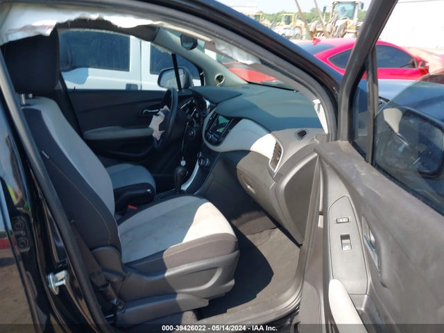 Chevrolet TRAX LS 2018 3GNCJKSB4JL333978 Image 5