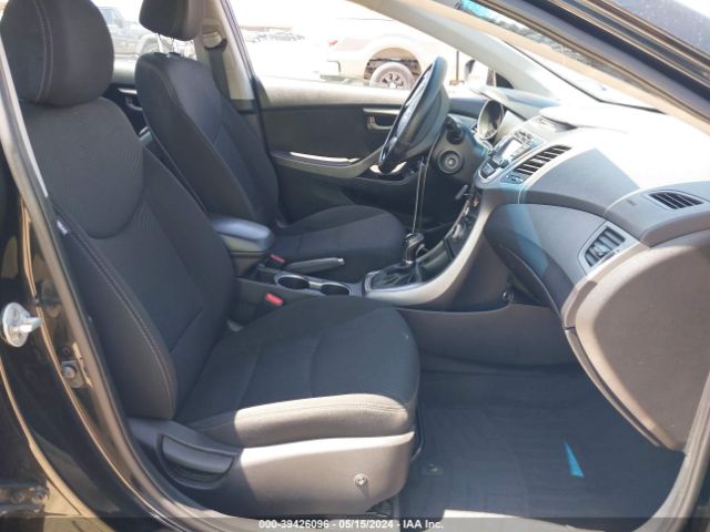 5NPDH4AE2FH610165 Hyundai ELANTRA SE