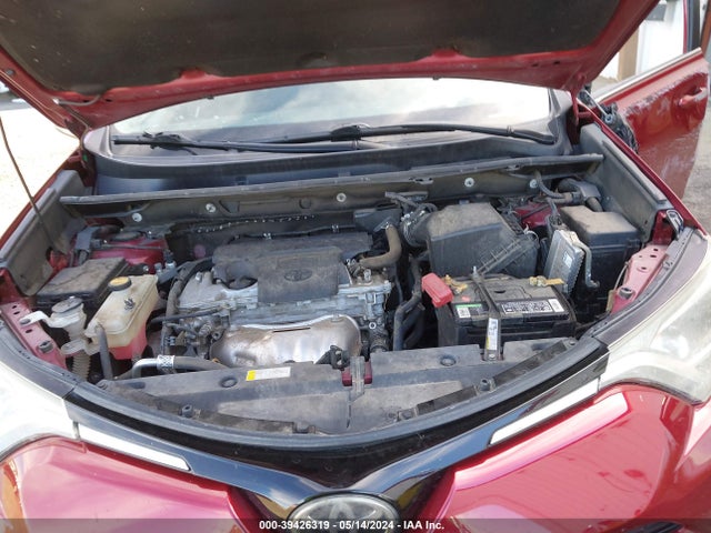 Toyota RAV4 LE 2018 2T3BFREV5JW746599 Image 10