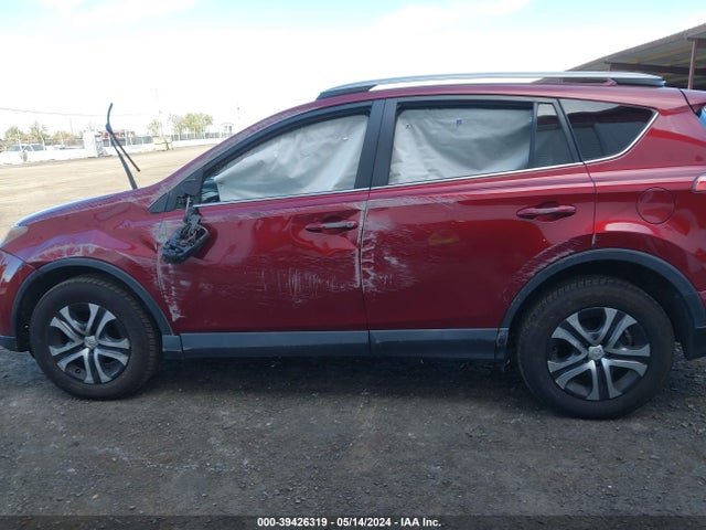 Toyota RAV4 LE 2018 2T3BFREV5JW746599 Image 14