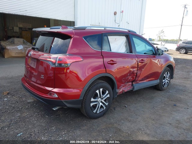 Toyota RAV4 LE 2018 2T3BFREV5JW746599 Image 4