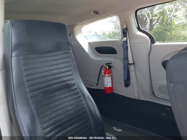Chrysler Voyager Lx 2022 2C4RC1CG4NR103559 Image 8