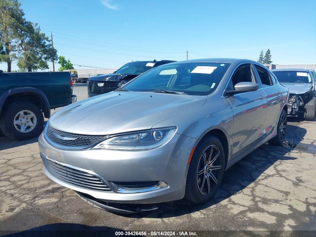 Chrysler 200 Limited 2015 1C3CCCAB1FN607790 Image 2