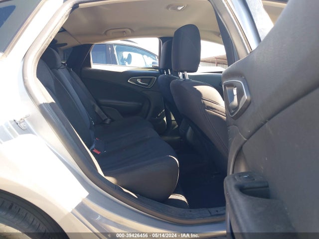 Chrysler 200 Limited 2015 1C3CCCAB1FN607790 Image 8