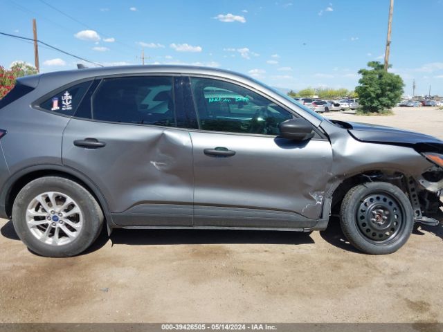 1FMCU0F62MUA00587 Ford ESCAPE S