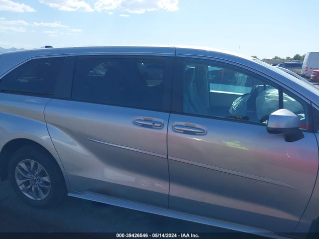 Toyota SIENNA LE 2023 5TDKSKFC5PS074277 Image 13