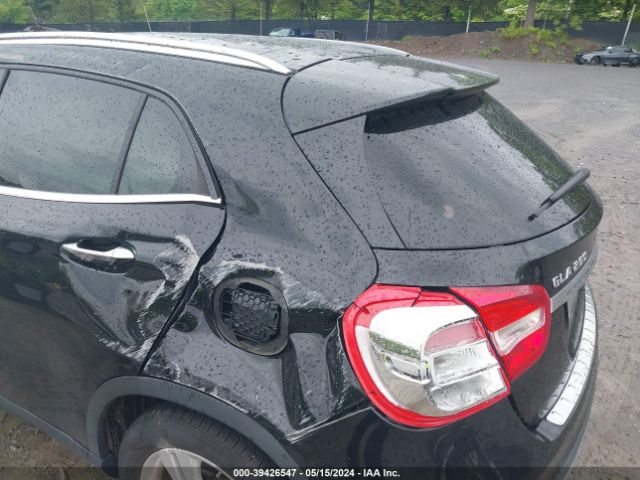 WDCTG4GBXLU027818 Mercedes-Benz Gla 250 4matic
