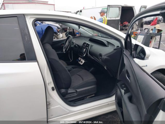 JTDKBRFU4H3032137 Toyota Prius Two