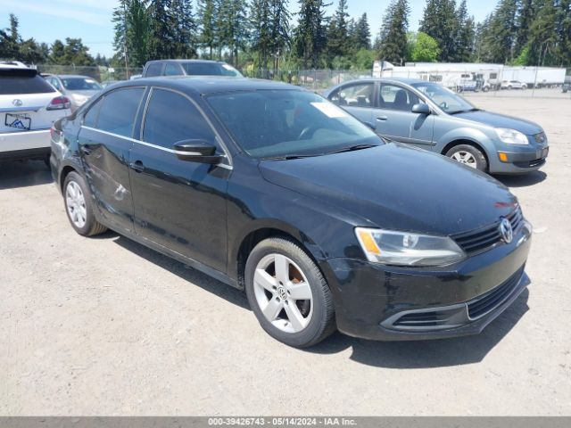 39426743 :رقم المزاد ، 3VWD17AJ1EM393281 vin ، 2014 Volkswagen Jetta 1.8t Se مزاد بيع