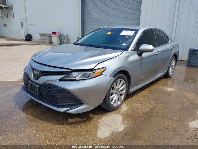 Toyota CAMRY LE 2020 4T1C11AK4LU355794 Image 2