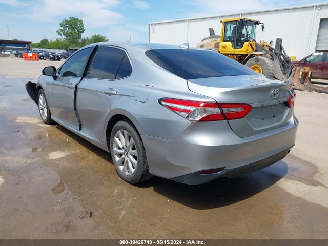 Toyota CAMRY LE 2020 4T1C11AK4LU355794 Image 3
