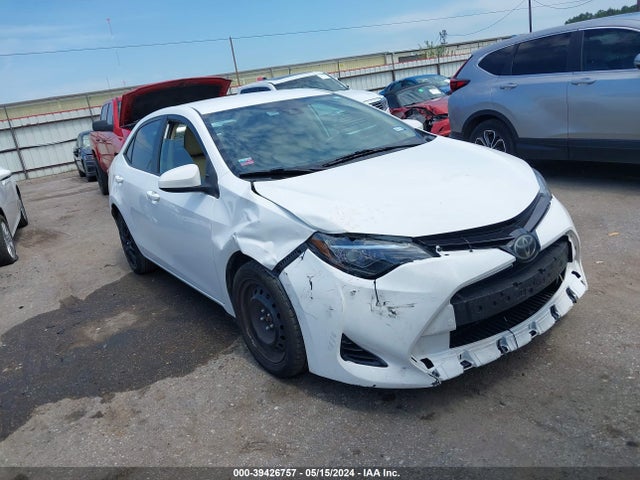 Toyota COROLLA LE 2018 2T1BURHE8JC003012 Image 1