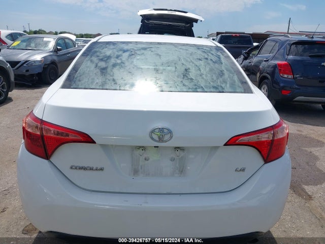 Toyota COROLLA LE 2018 2T1BURHE8JC003012 Image 16