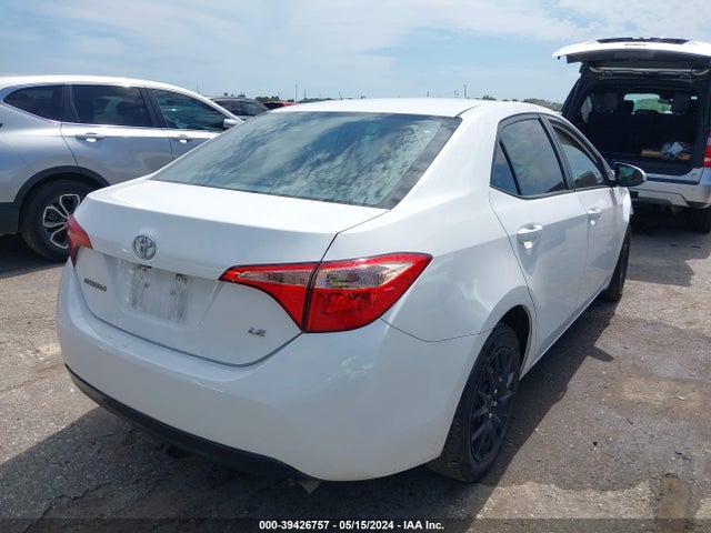 Toyota COROLLA LE 2018 2T1BURHE8JC003012 Image 4