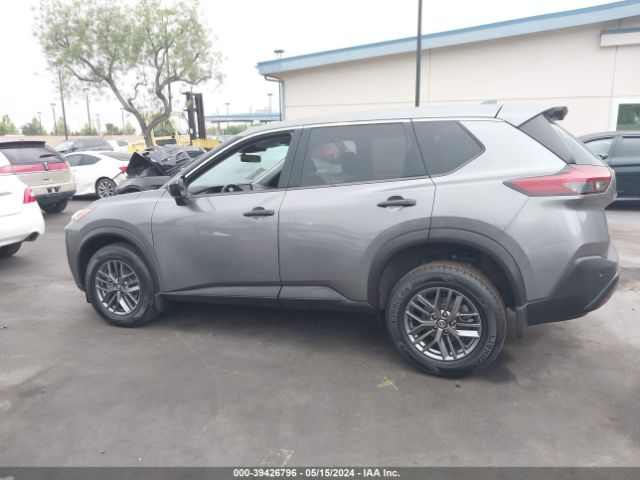JN8AT3AA8MW017978 Nissan Rogue S Fwd