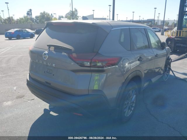 JN8AT3AA8MW017978 Nissan Rogue S Fwd