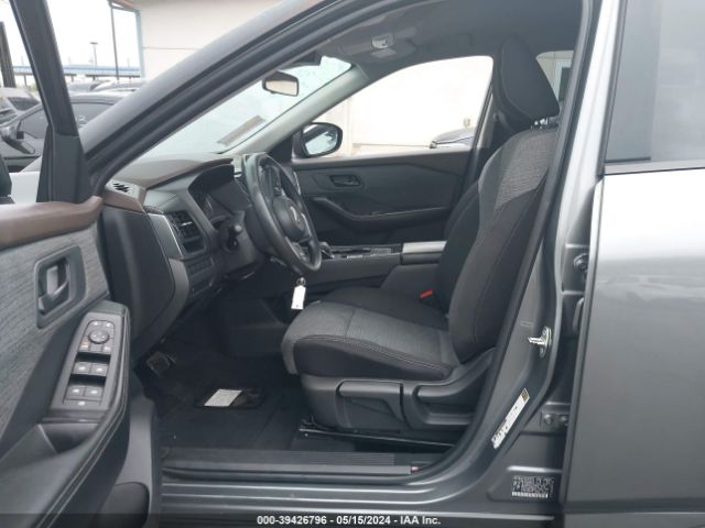 JN8AT3AA8MW017978 Nissan Rogue S Fwd