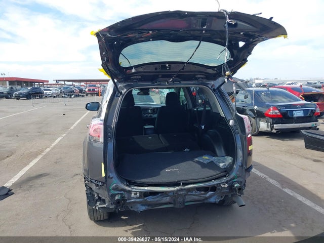 Toyota RAV4 LE 2018 JTMZFREV7JJ194794 Image 16