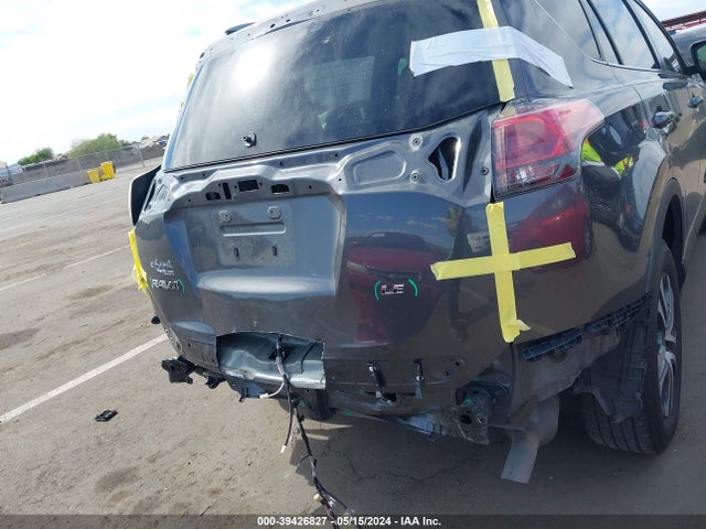Toyota RAV4 LE 2018 JTMZFREV7JJ194794 Image 17