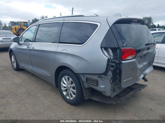 2C4RC1BG4JR120860 Chrysler Pacifica Touring L