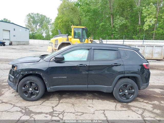 Jeep Compass Latitude 4x4 2018 3C4NJDBB1JT345101 Image 14