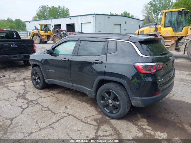 Jeep Compass Latitude 4x4 2018 3C4NJDBB1JT345101 Image 3