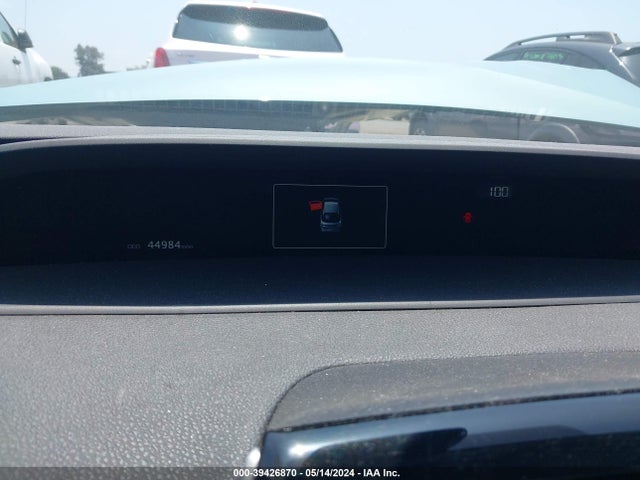 Toyota Prius Two 2017 JTDKBRFU6H3053071 Image 7