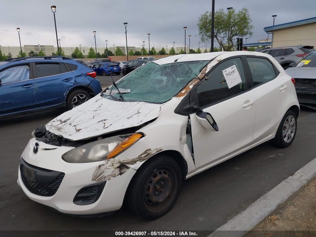 Mazda Mazda2 Sport 2014 JM1DE1KZ6E0178801 Image 2