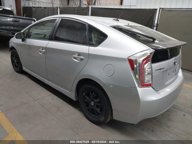 Toyota Prius Three 2014 JTDKN3DU5E1779275 Image 3
