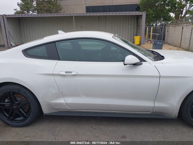 Ford Mustang Ecoboost Fastback 2022 1FA6P8TH1N5135493 Image 13