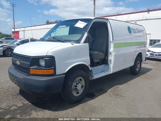 Chevrolet Express 2500 Work Van 2014 1GCWGFCA5E1143458 Image 2