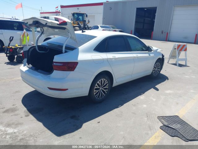 3VWN57BU1MM052396 Volkswagen Jetta 1.4t R-line/1.4t S
