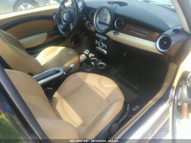 2008 MINI COOPER S WMWMF73528TT87769 Photo 7