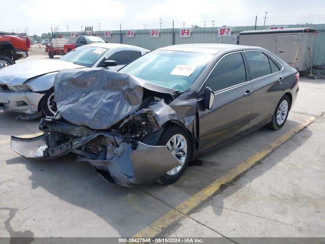 Toyota CAMRY LE 2015 4T4BF1FK6FR484362 Image 2